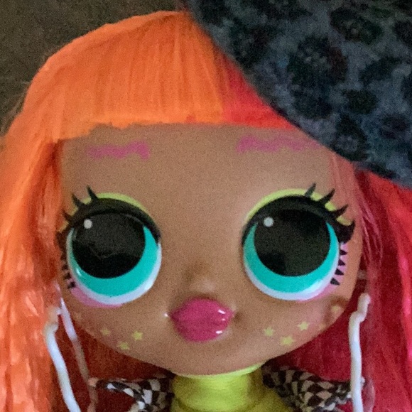 L.O.l O.M.G Doll Bundle Neonlicious, Candylicious And Winter Disco Dollie. - Picture 11 of 16